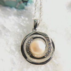 Vantel Pearls Center My Universe Necklace RETIRED